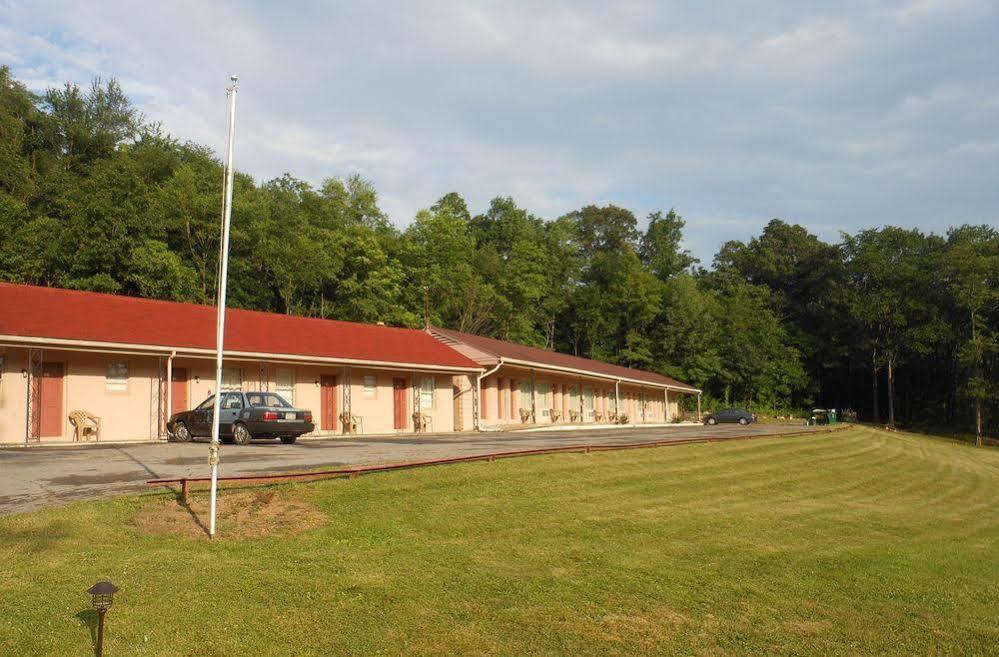 Motel 22 Mapleton Depot Хънтингдън Екстериор снимка
