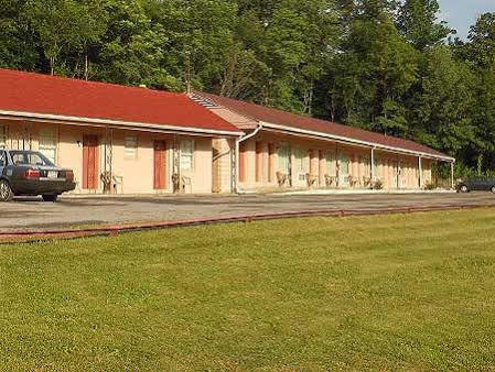 Motel 22 Mapleton Depot Хънтингдън Екстериор снимка